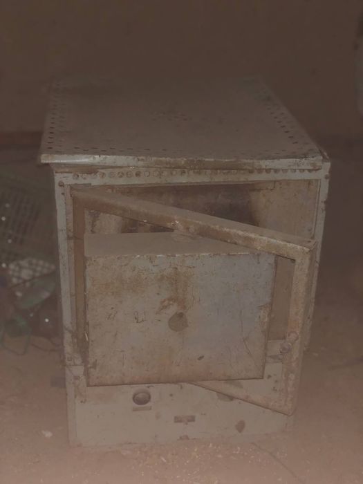 elektr pech (elektr pechka, elektr qizdirish pechi).