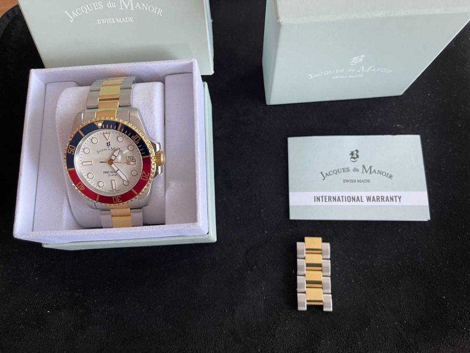 Продавам кварцов JACQUES DU MANOIR PRO SCUBA 43, в гаранция.