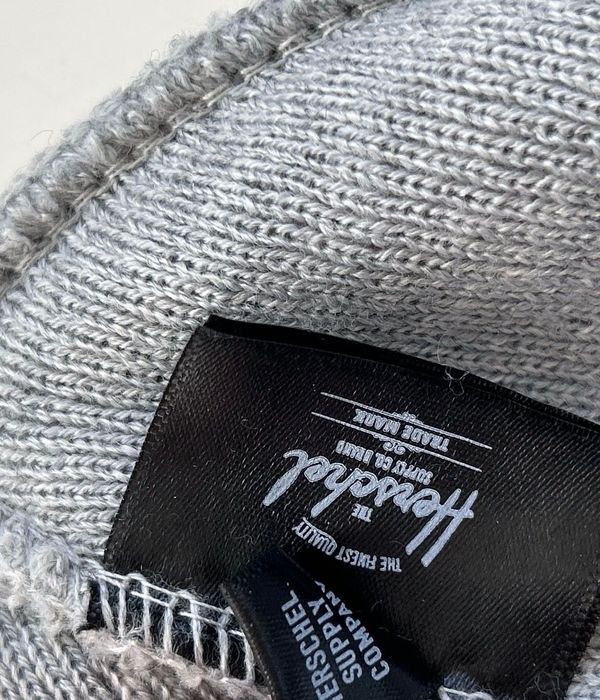 Herschel supply сива хубава шапка