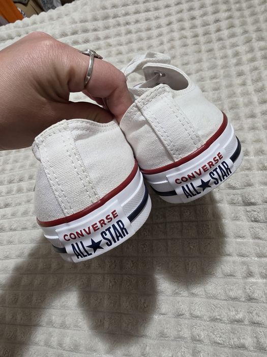 Бели кецове Converse