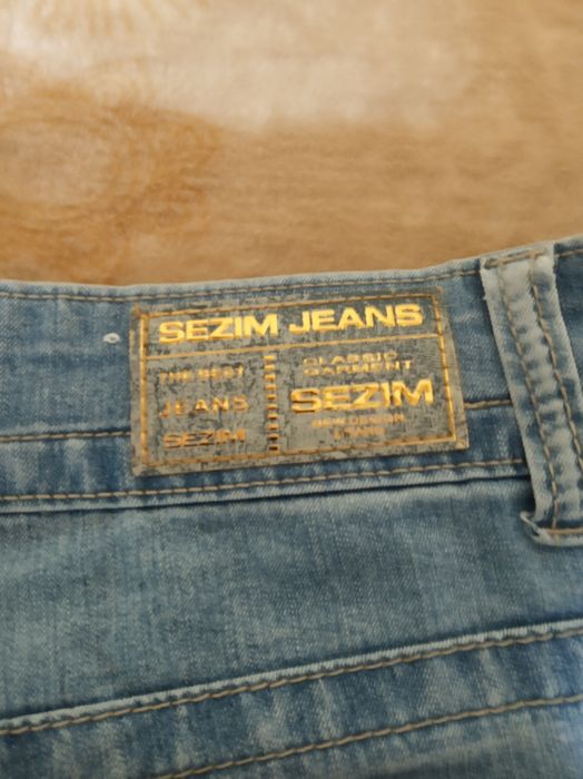 Продаются джинсы женские