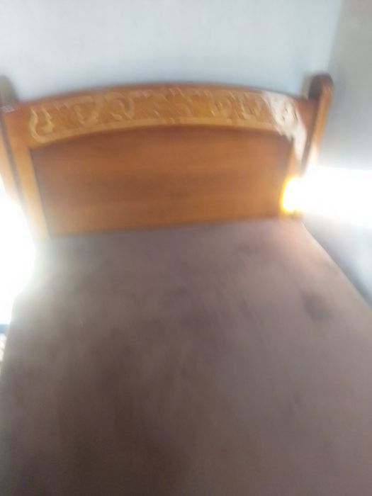 Divan yangi ishlatilmagan yogʻochdan  matrasi qalin  machalkasi qalin.