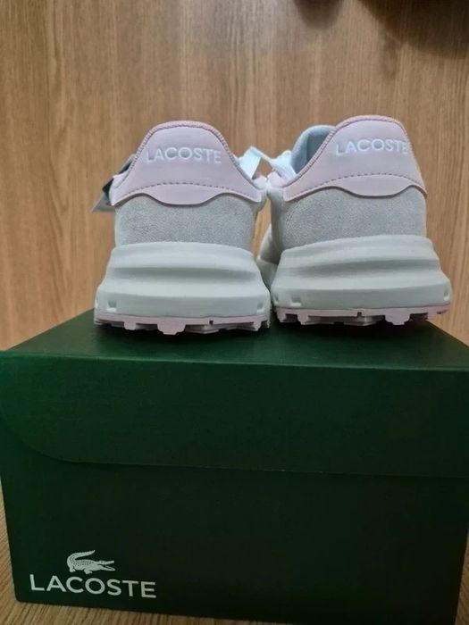 Adidași Lacoste noi cu eticheta