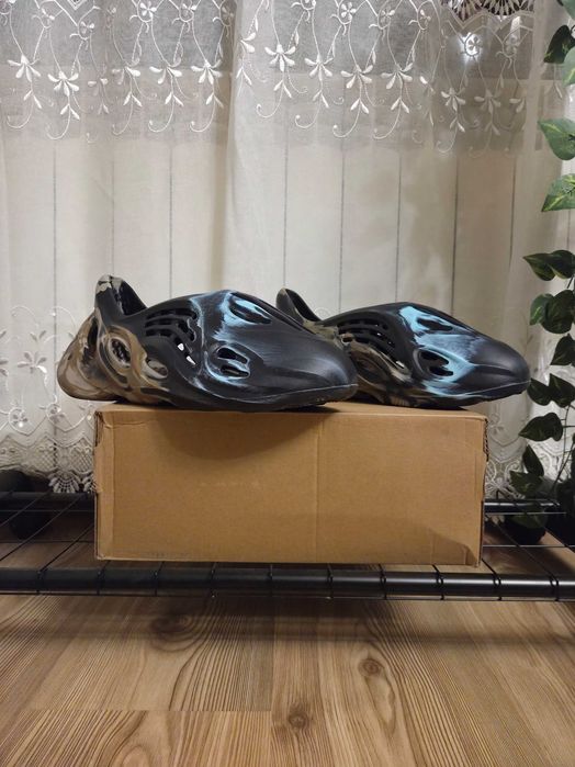 Yeezy Foam Runners marimea 48