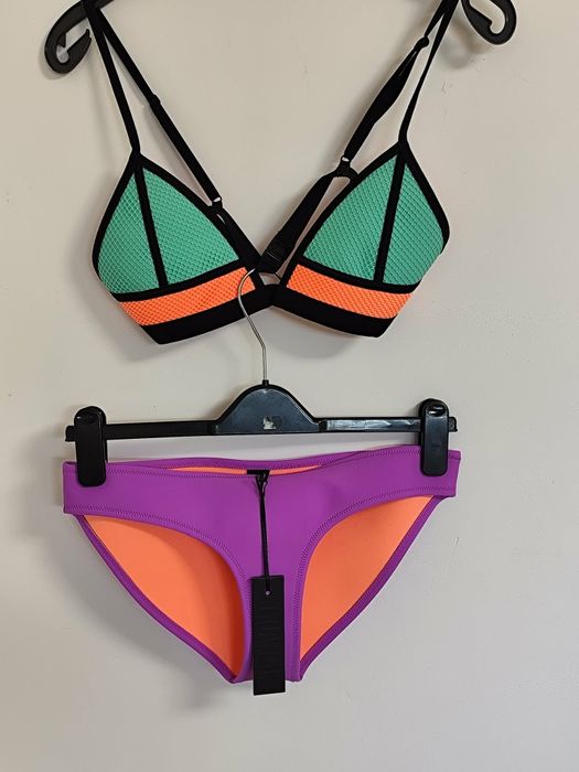 Triangl costum de baie neopren nou