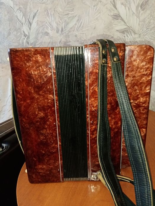 Продам баян в отличном состоянии в г. Уральске.