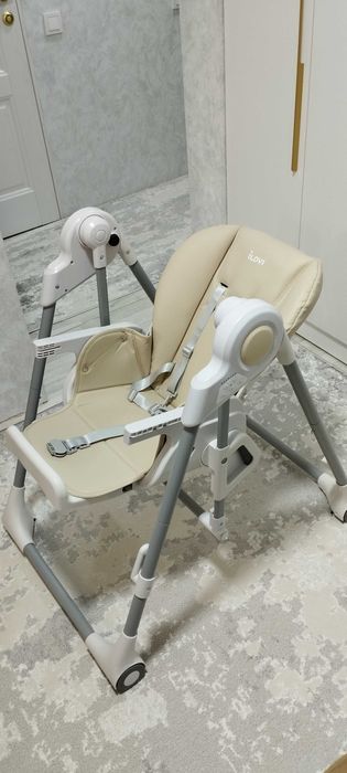 Продается стульчик для кормления два в одном.