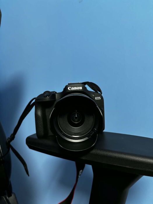 Canon eos R100 RF 18-45