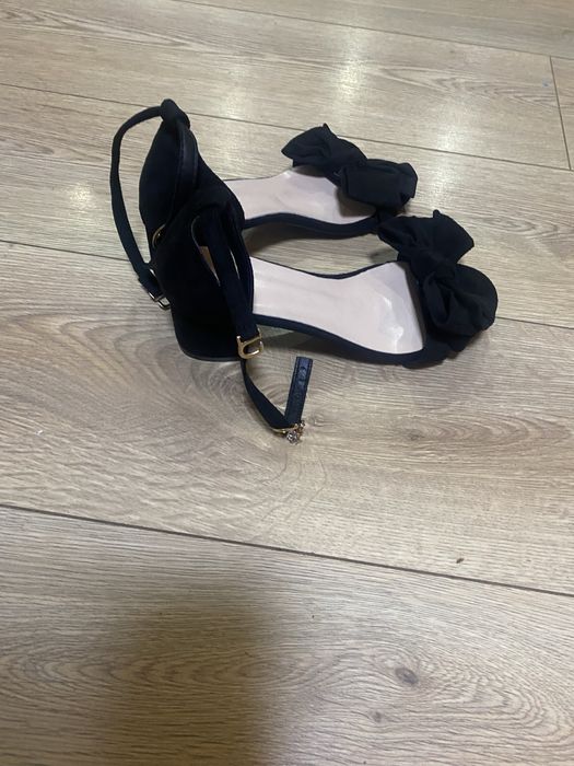 Черни летни сандали