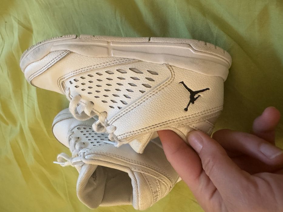 Jordans albi pentru copii, marimea 28,5 unisex