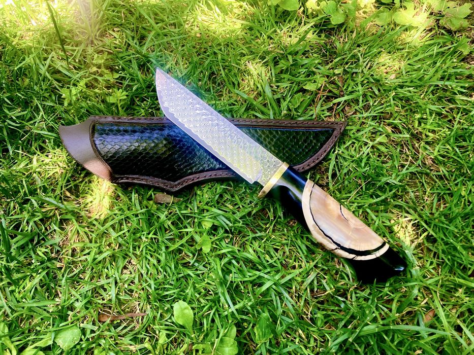 Ловни ножове ръчна изработка от дамаска стомана