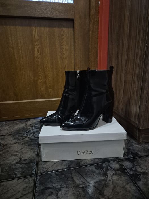Дамски боти/ботуши/токчета DeeZee
