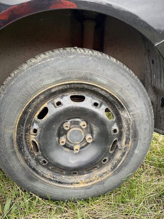 Железни 14-ски джанти със зимни гуми 5х100