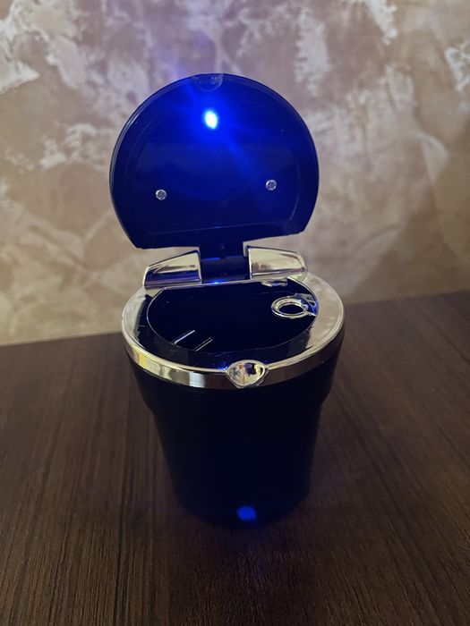 Пепелник за кола