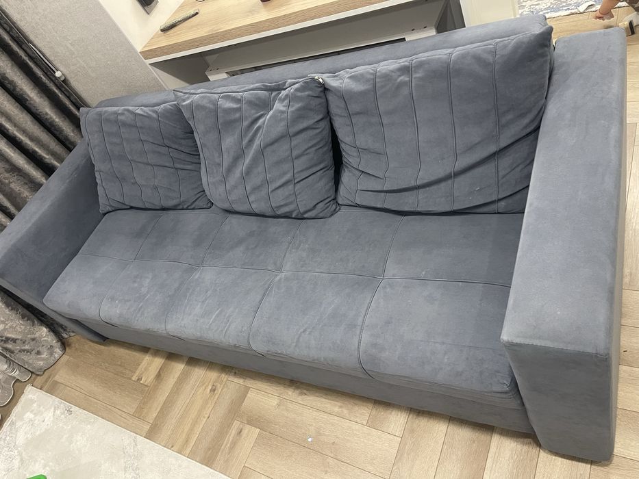 Диван в отличном состояний