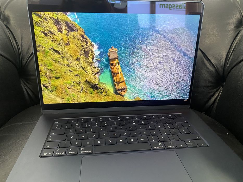 MacBook Air M4 15-inch/ 256 Gb / Midnight