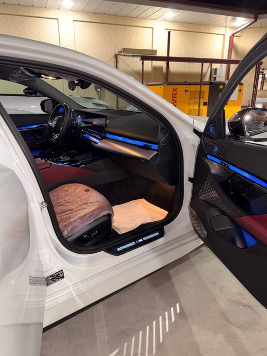 BMW i5 35L 2025 bez probeg