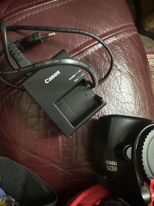Продам видео (фото) камеру “Canon” EOS1100D