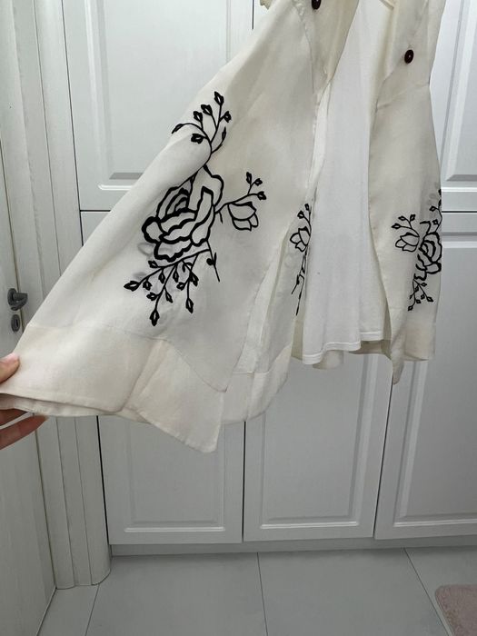 Vand rochie organza cu broderie
