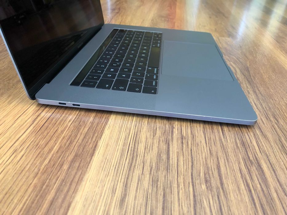 15.4' Core i7 Apple MacBook Pro Late 2016 SG TouchBar 16GB RAM/512GB SSD/Radeon Pro 460 4GB/Бат 6ч