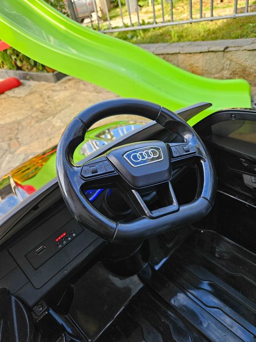 Акумулаторен джип Audi RS6