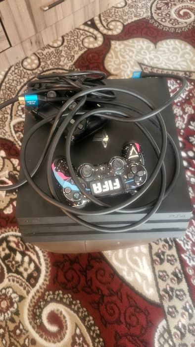 Playstation 4pro 1trb va 50 uhd tv bilan birga