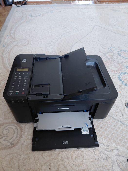 Цветной принтер Canon