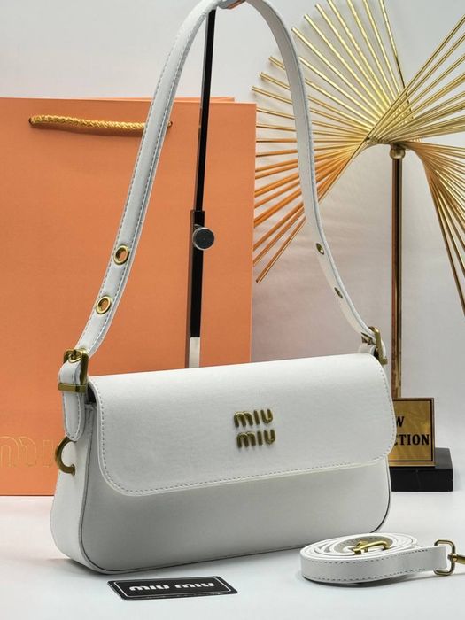 Geanta Miu Miu noua !!! Dimensiuni 28/15 !!!