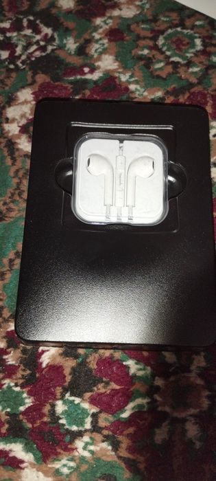 Наушник сотилади симли