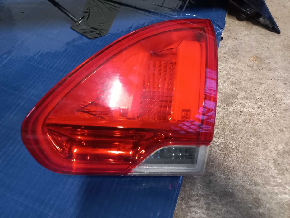 Peugeot 2008 пежо 2008  стопове, спойлер 5та врата, задно стъкло