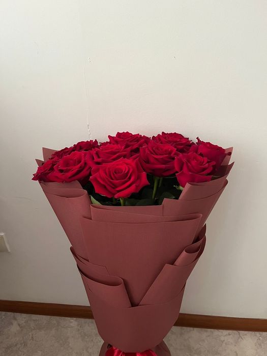 Продам красную розы