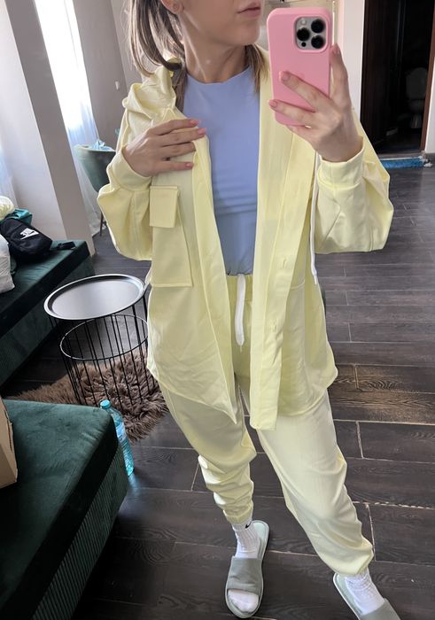 Спортни сетове в различни цветове