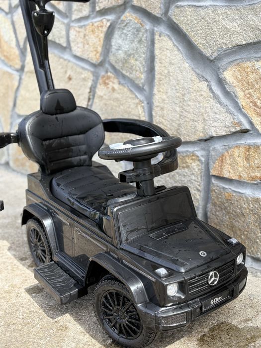 Продавам детска кола за бутане Mercedes G-Class