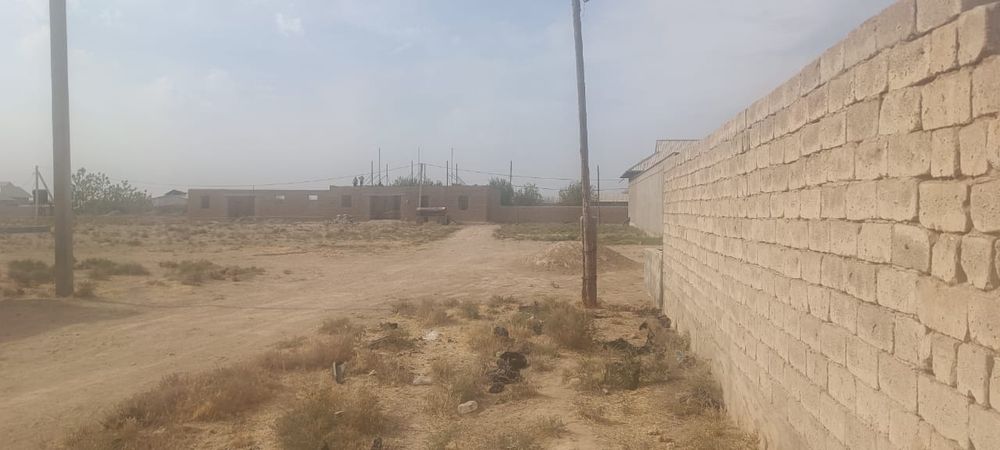 Участка срочна сотилади