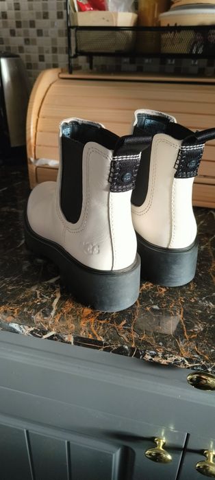 Ghete Chelsea UGG piele alb 37 originale