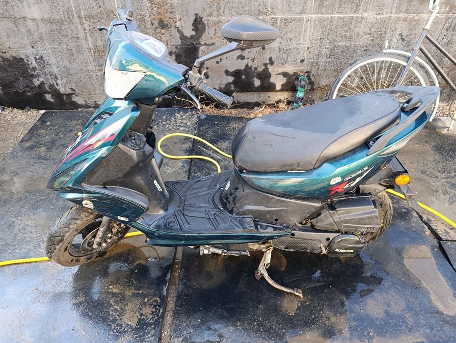 Продам скутер ALMOTOR