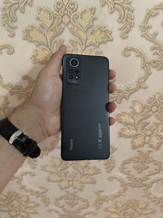 Redmi 12 pro 256 gb  yaxshi  holatda