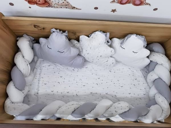 Нов модел обиколник и три облака