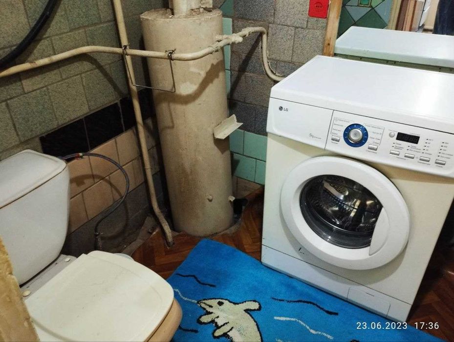 2 комнатный дом семейной паре на участке у ворот госпиталя 300 $