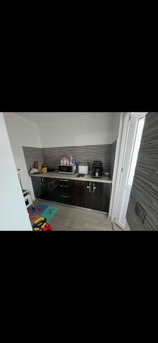 Vand apartament cu 4 camere