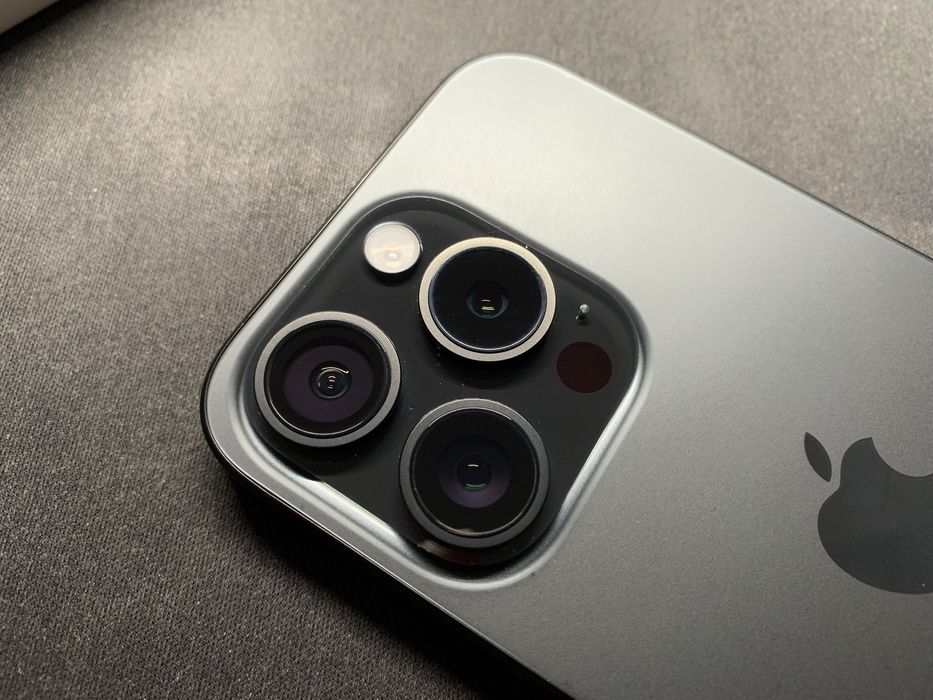 Продам Iphone 15 pro 256gb