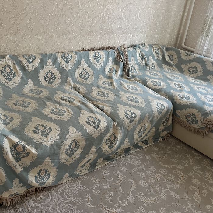 Продам диван в зал в