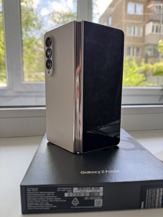 Samsung Galaxy Z Fold 4