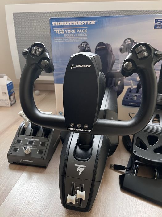 Комплект Thrustmaster за летене