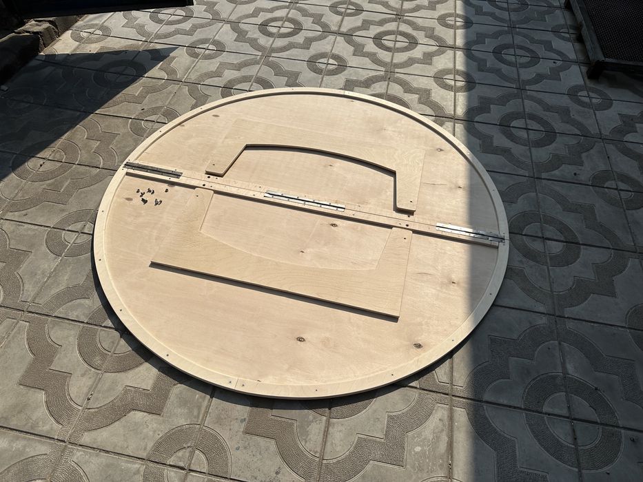 Продам круглый стол