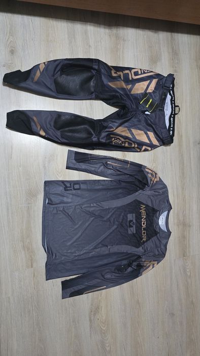 Екип за мотокрос Mendlor