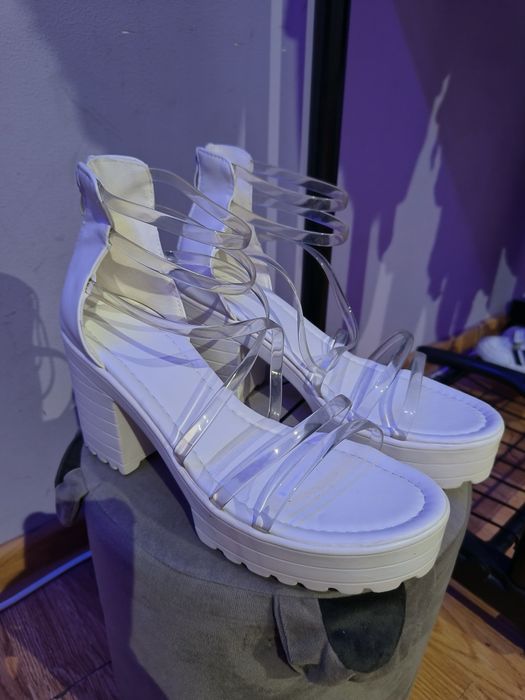Sandale albe cu platforma