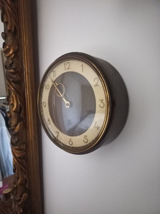 Vechi ceas de perete