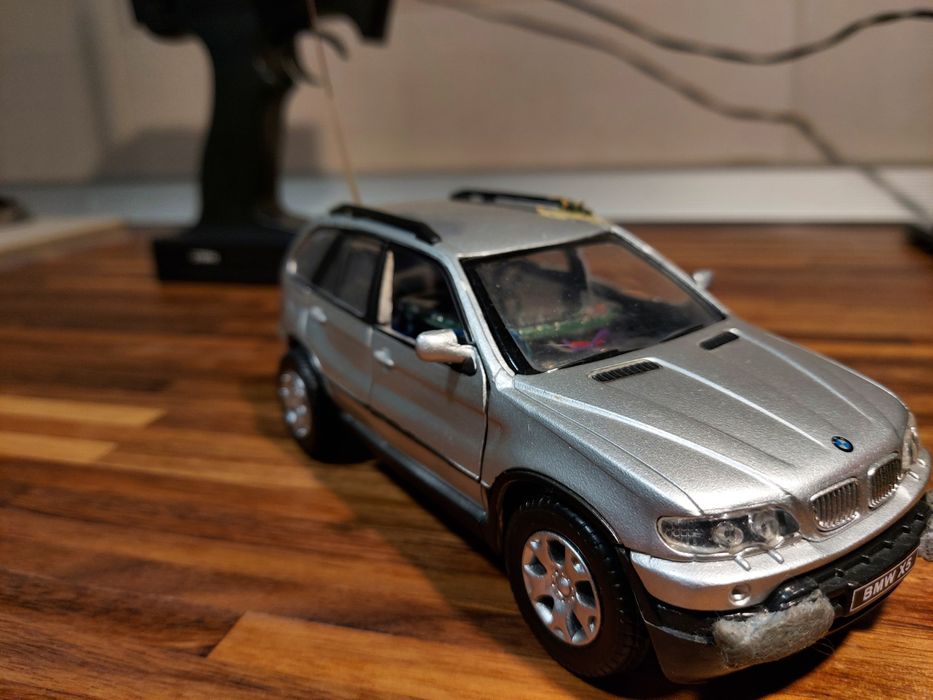 Masinuta BMW X5 cu telecomanda