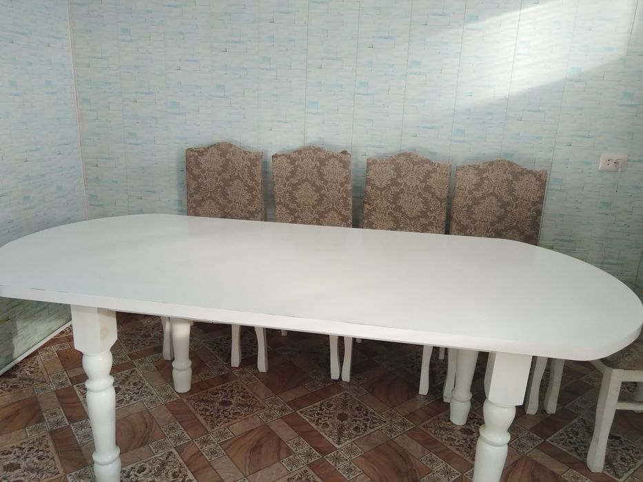 Продам стол б. У